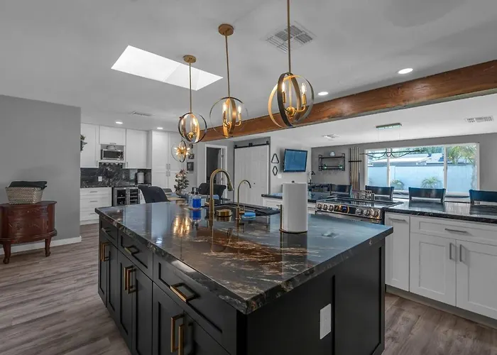 Holiday home Mins To Phx, Asu, Banner & Desert Arena *