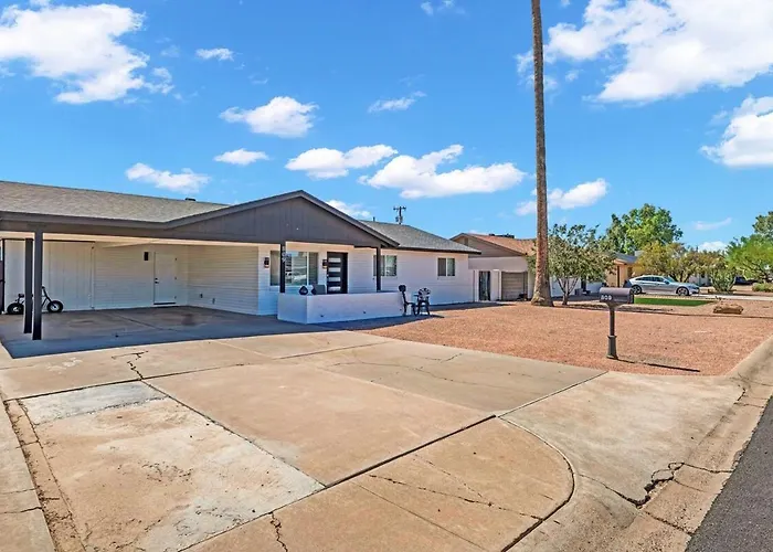 Holiday home Mins To Phx, Asu, Banner & Desert Arena Tempe