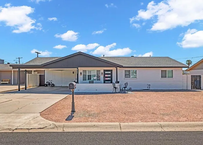 Holiday home Mins To Phx, Asu, Banner & Desert Arena Tempe