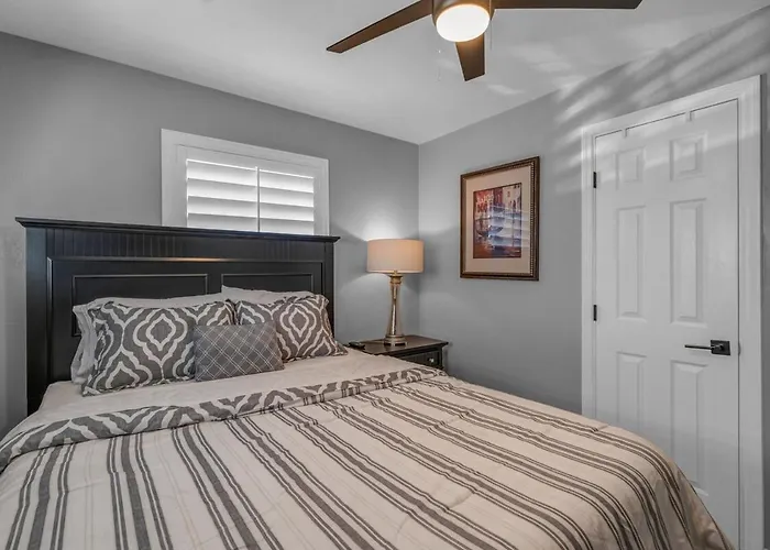 Holiday home Mins To Phx, Asu, Banner & Desert Arena *